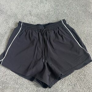 lululemon athletica court rival high rise short 3” BLACK with white lining